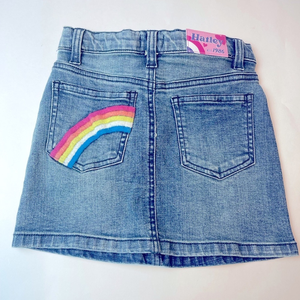 NWT Hatley Classic Rinse Denim Skirt Embroidered Rainbow Back Pocket